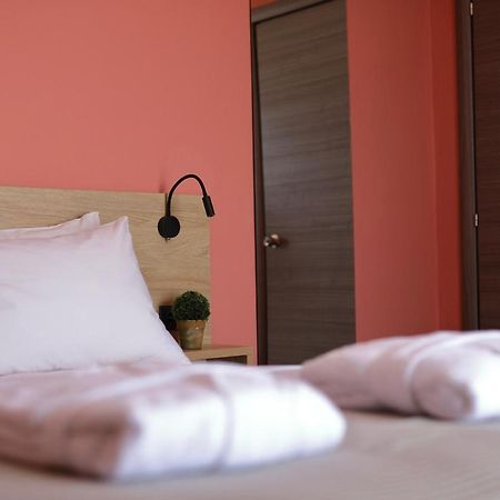 Conte Cristo Suites Paralia Katerinis Ngoại thất bức ảnh